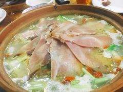 -大富蚝乌东哥饭店·石锅鱼杂·柠檬鸭(革新路店)