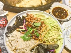 -万里闯关东铁锅炖菜馆(高新旗舰店)