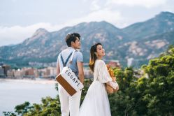 -现代经典婚纱摄影