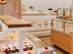 面包甜点陈列柜-好利来(十里河店)