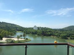 -上海佘山世茂艾美酒店