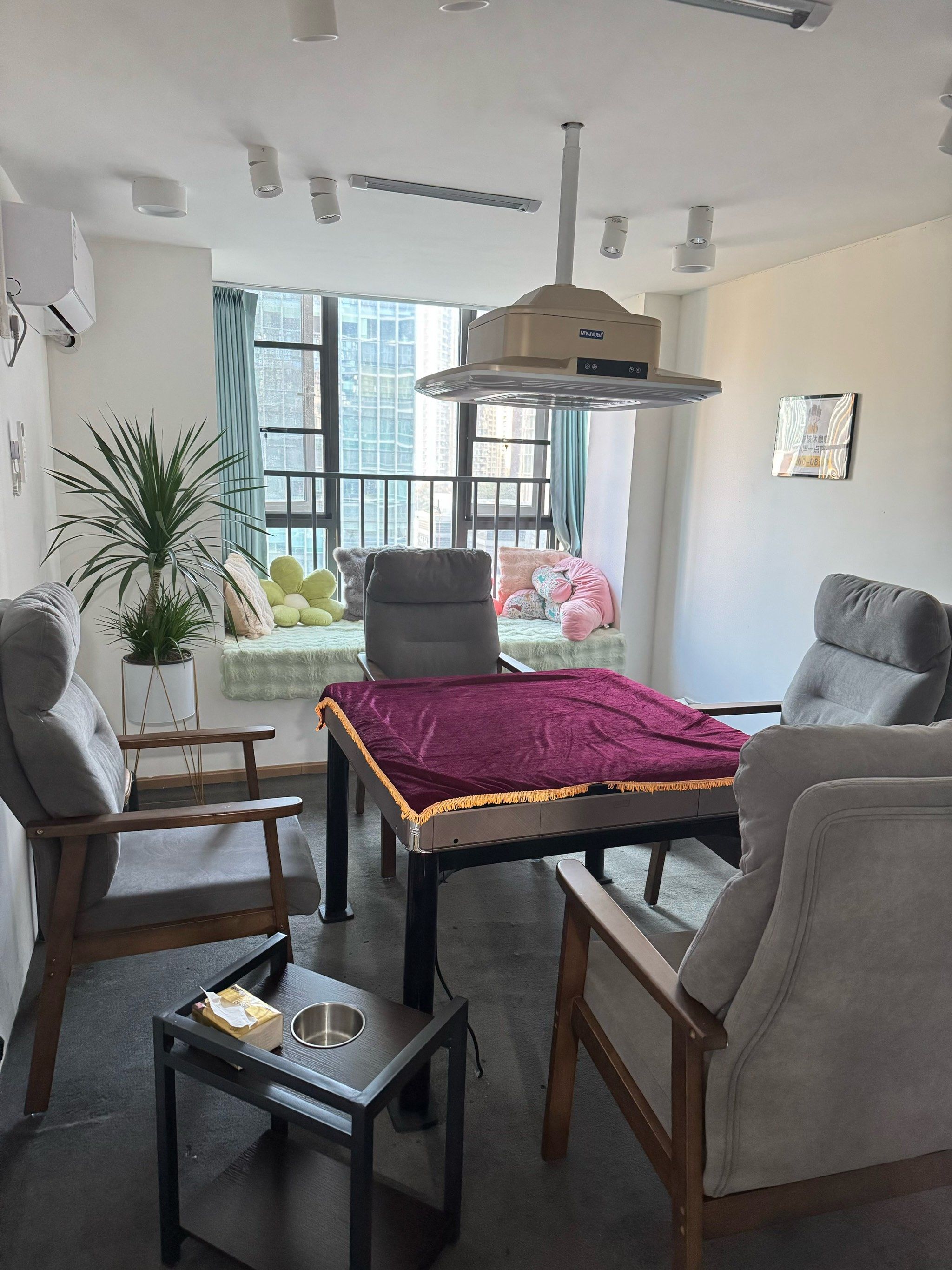 悠闲室内麻将局