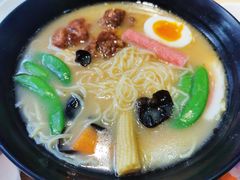 -滋味满屋美食坊(上海街店)