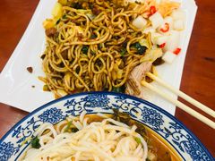 -巍山𤆵肉饵丝