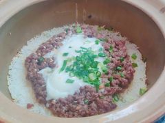 窝蛋牛肉饼煲仔饭-红星光发煲仔饭(文海店)