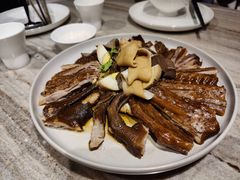 潮汕卤水狮头鹅八珍-品小馆