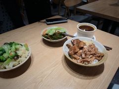 -红猪卤肉饭(大西洋美食城店)