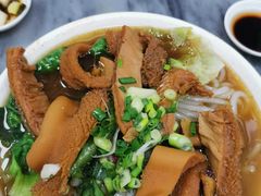 牛腩拼猪肠米粉-珍珍小食店(西华路店)