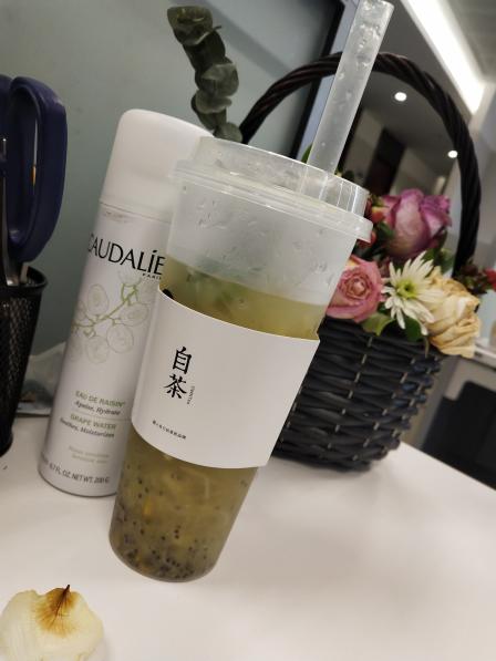 owntea自茶-"在单位楼下 超级迷恋满杯奇异果和奇异果奶.