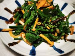 丝瓜尖拌菌菇-中8楼风尚云南菜(颐堤港店)