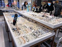 -宏宇眼镜蔡司依视路折扣店(兆佳眼镜城店)