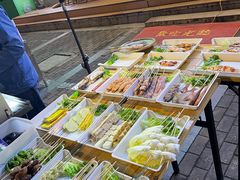 -山野的朋友露营炭火烤肉