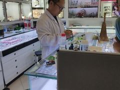 -臻美视爵眼镜·明月·依视路·蔡司折扣店(广渠门店)