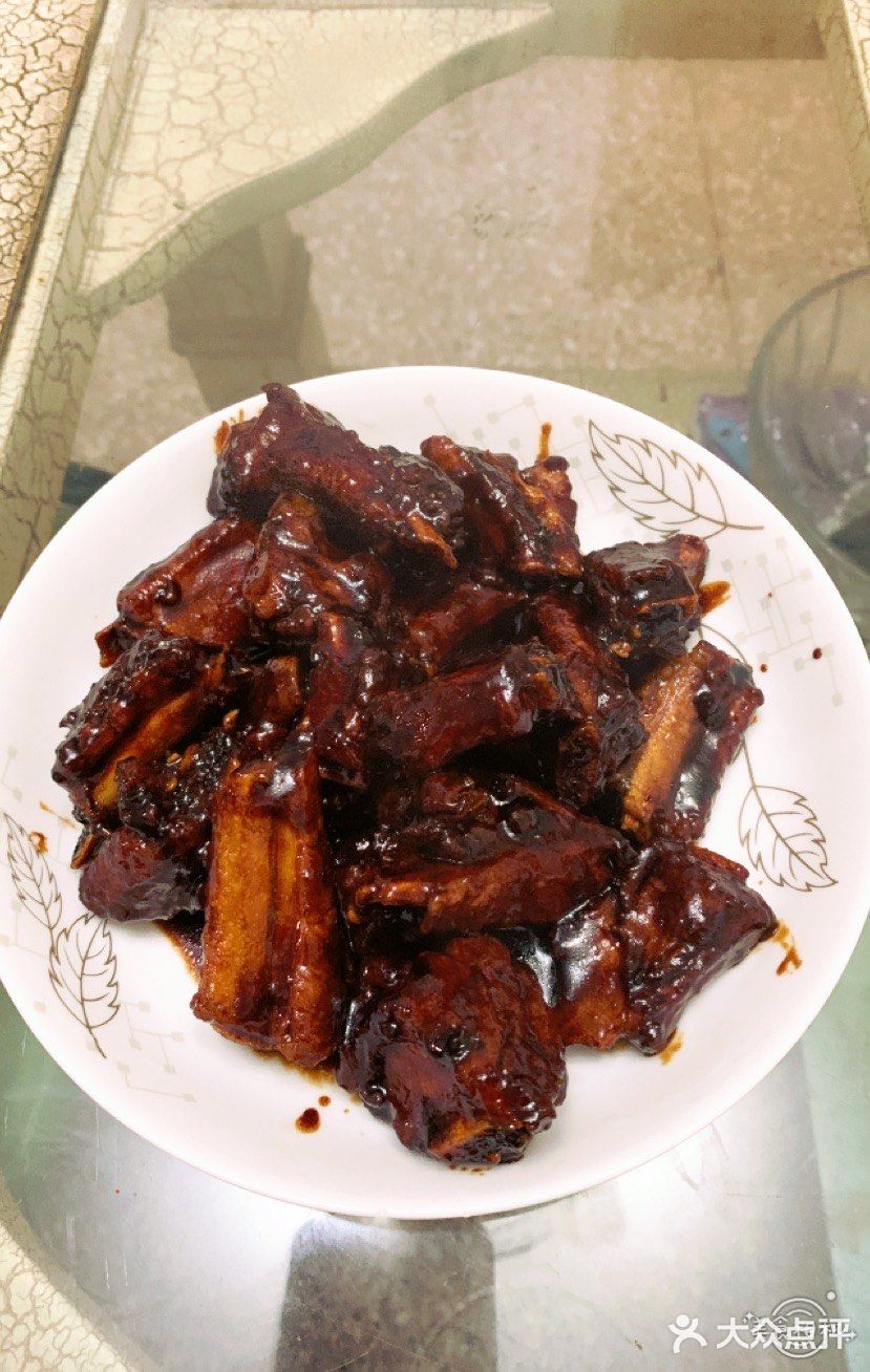 在山姆买的两斤排骨,价格便宜。主要想说说制作方法