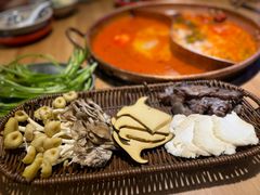 -洱火云南酸菜牛肉火锅(石景山当代商城店)