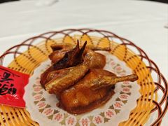 招牌灌汤乳鸽-禄福山庄•顺德菜·融和菜(龙江店)