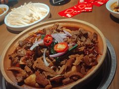 -蔡婶牛腩牛杂煲(长安万科店)