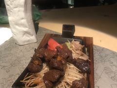 -穹六人间 people 6(岳阳路店)