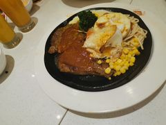 -东方豪客牛排意面披萨(玉函银座店)