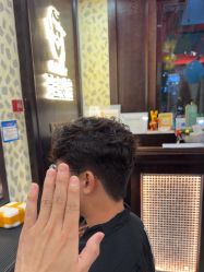 -东方先生国潮男士理发馆