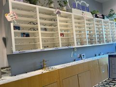 -天空之镜眼镜店蔡司依视路授权店(天通苑店)