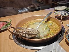 -洱火云南酸菜牛肉火锅(石景山当代商城店)