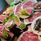 说到跃华春鲜牛府火锅，我首先想到的是那鲜嫩的牛肉！