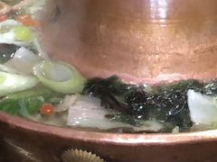 -果松木炭酸菜铜火锅·外婆参鸡汤