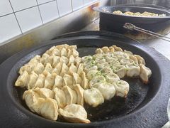 -黄阿姨锅贴大王(万航渡路店)