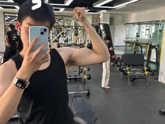 -珠穆朗玛健身中心