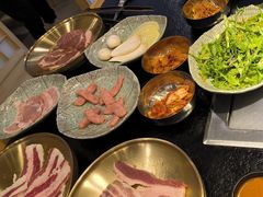 -臻牛烤肉