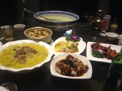 丁山仙霞食府-南京金牛湖巨碗鱼头