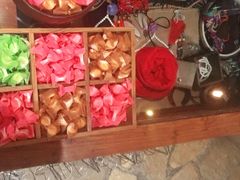 -老牌坊云南鱼豆花火锅(爱建店)