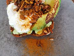 牛油果土司-BOR Eatery(安福路店)