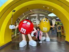 -m豆巧克力世界(上海世茂广场店)