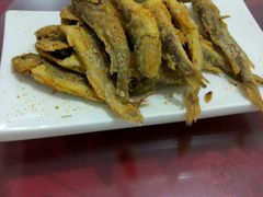 干炸黄花鱼-烁佳海鲜大馅饺子