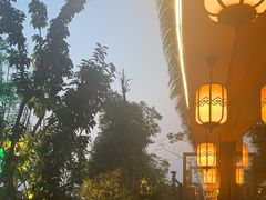 -茅草房·河畔园林火锅