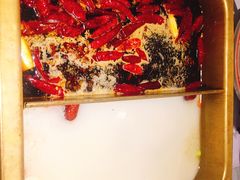 -尚尚仙·酸汤猪手·猪肚鸡火锅(华联万柳购物中心店)