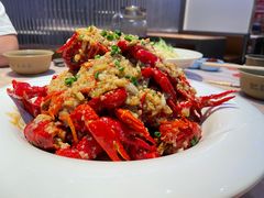 -肥肥虾庄·金牌油焖大虾(汉街SKP店)