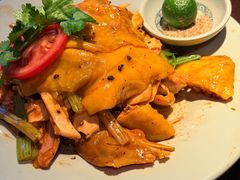 -大头虾越式风味餐厅(光明广场店)