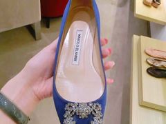 -Manolo Blahnik(置地广场店)