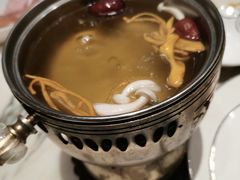 -雍和会海鲜姿造自助(湖东路店)
