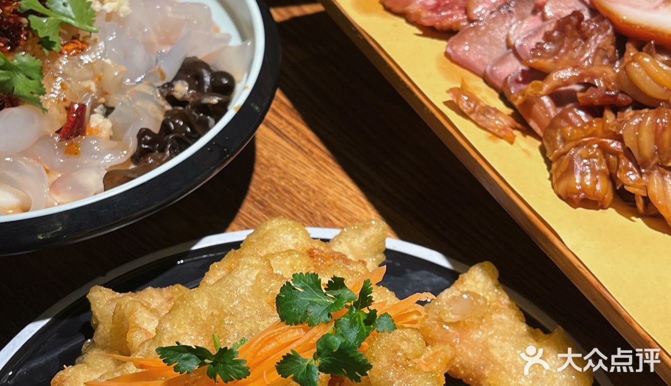 量足平价的东北菜排队才能吃到 锅包肉必点！ 
