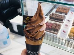 红豆紫薯拼巧克力软冰淇淋-GODIVA(海岸城店)