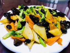 -蒙古缘饭店(额尔古纳云杉宾馆店)