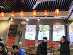 -爆炸头阿姨小四川正宗川味小吃(无任何分店)