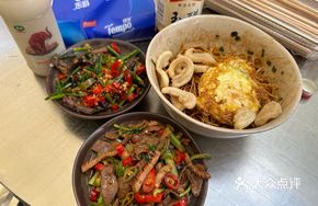 Stir-fried Eel with Garlic Chives Noodles