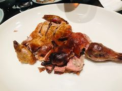 秘制黑椒烤乳鸭-环球港凯悦 · 享悦中餐厅