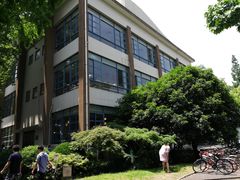 -同济大学本部学苑饮食广场