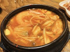 辣白菜海鲜汤-肉魁屋·烧肉·烧鸟·酒场(高新店)